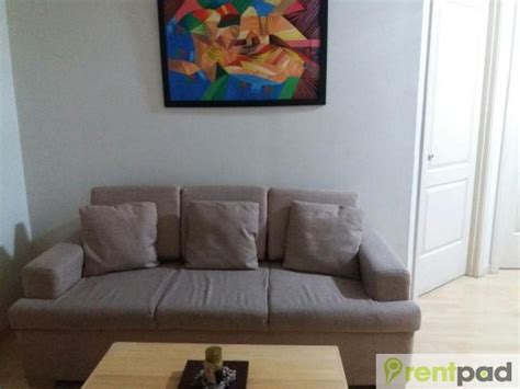 condo near megamall|Condo near Shangri La and Megamall with Netflix and Wifi.